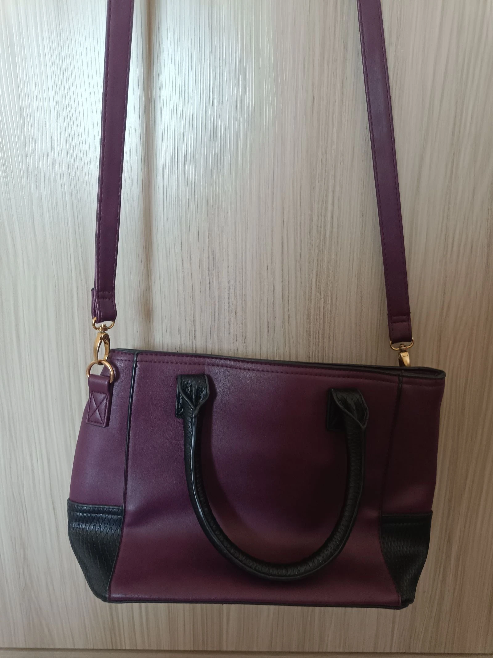Bolso bandolera y mano Atmosphere tricolor berenjena crema negro – photo 6